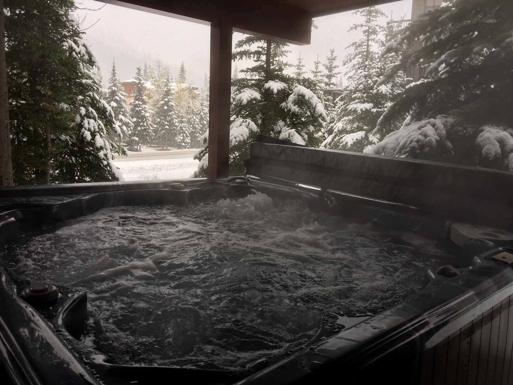 Trapper's Landing private hot tub